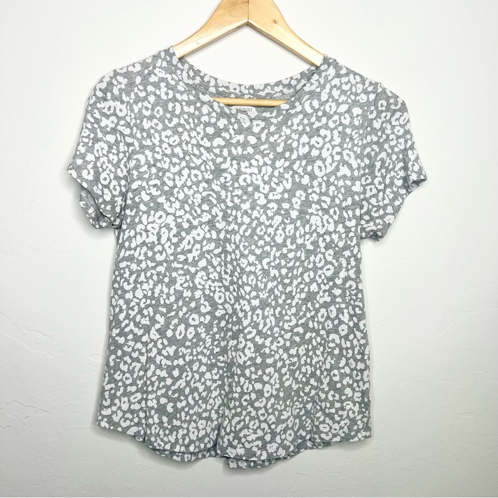 Old Navy Everywear Leopard Print Tee Gray And White Cotton T-Shirt